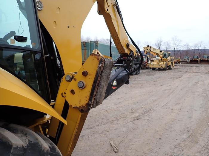 Used 2018 CAT 420F2 Loader Backhoe