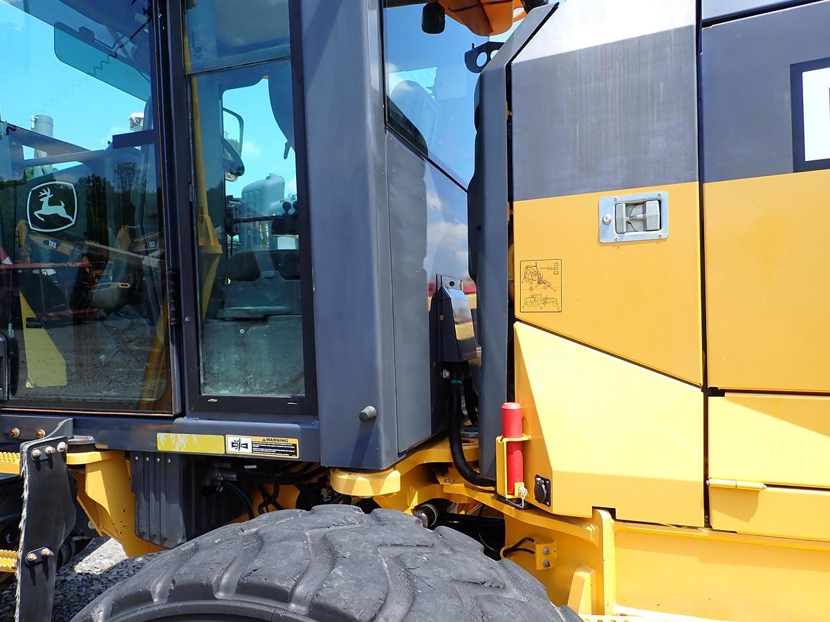 Used 2016 John Deere 772GP Motor Grader w/ GPS