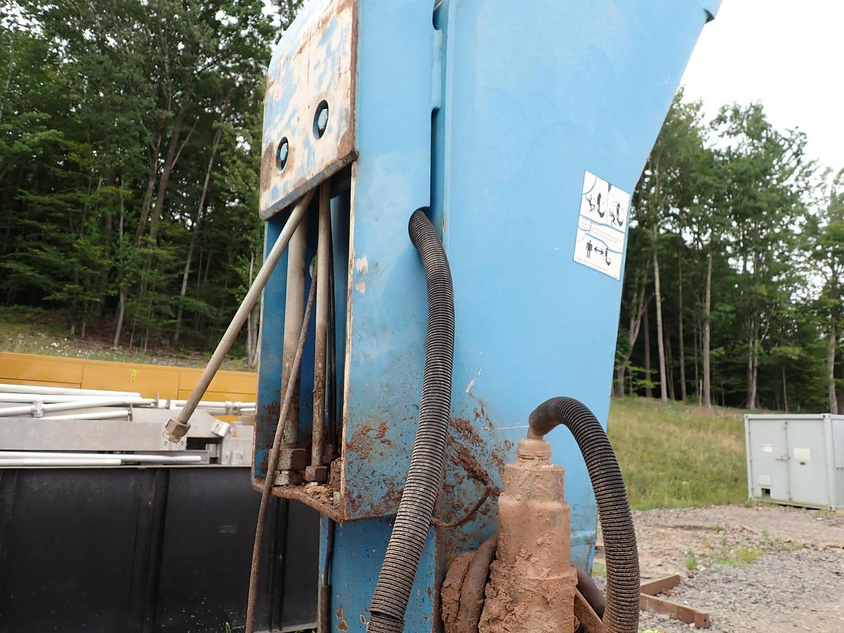 Used 2011 Fuchs MHL340 Wheeled Material Handler