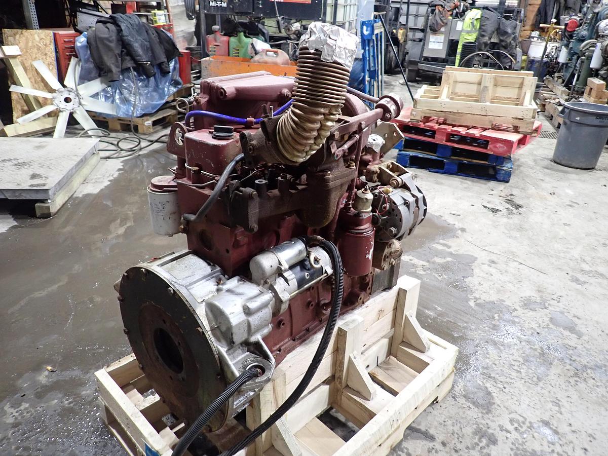 Used 2004 Cummins B3.9C 125 Turbo Diesel Engine P PUMP! CPL 2264