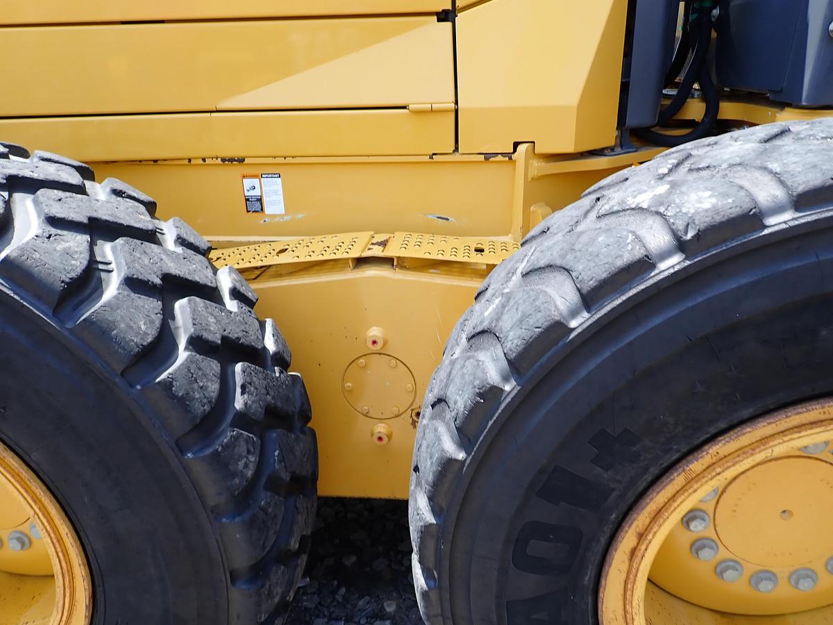 Used 2016 John Deere 772GP Motor Grader w/ GPS