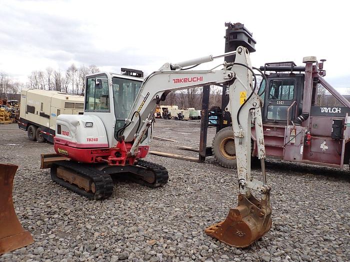 Used 2016 Takeuchi TB240 Mini Excavator LOW HOURS! EROPS A/C Aux Hydraulics TB-240