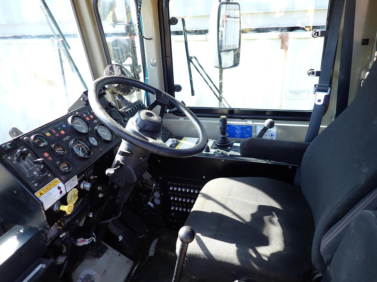 Used 2003 Oshkosh HB2923 Airport Snowblower