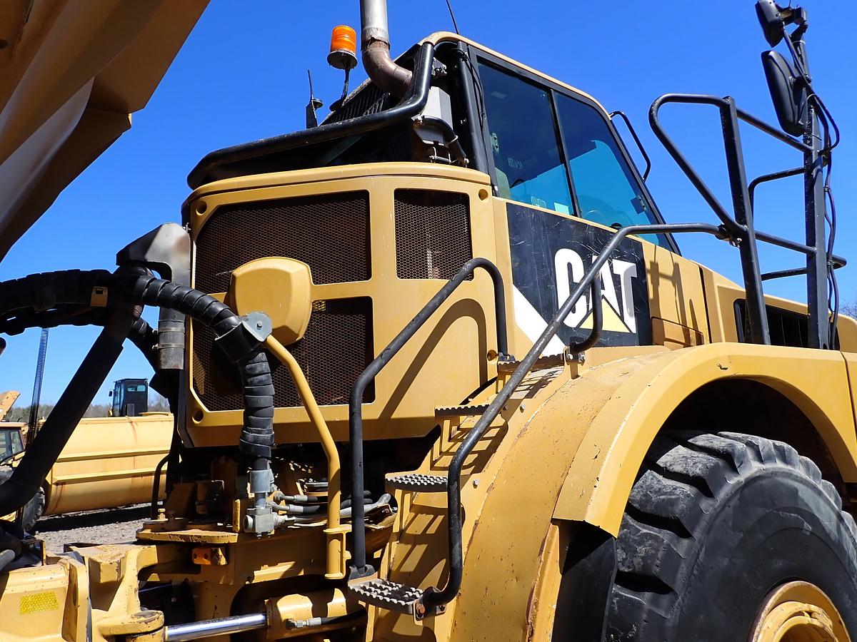 Used 2012 CAT 740B Articulated Haul Truck w/ TAILGATE