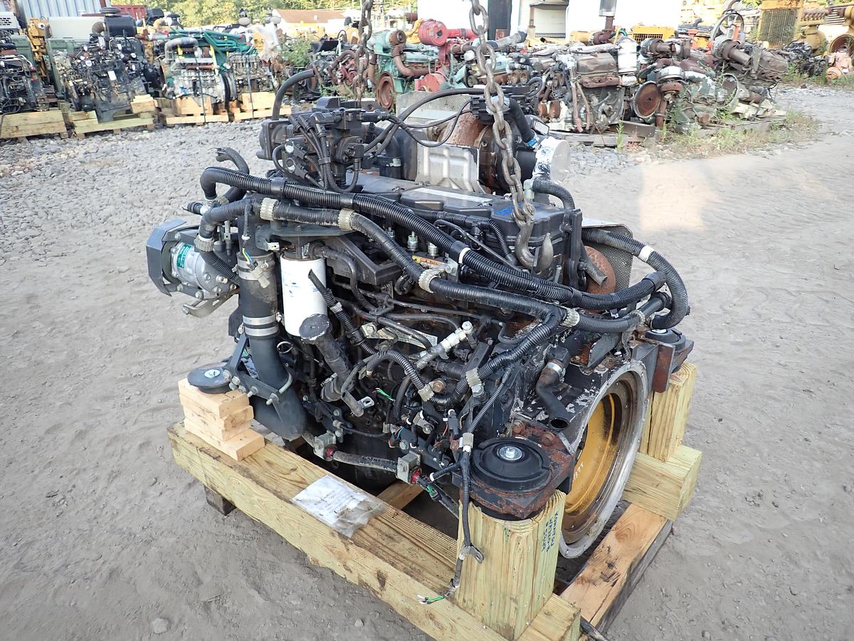 Used 2016 Komatsu SAA6D107E-3 Diesel Engine PC210LC-11 EXCAVATOR