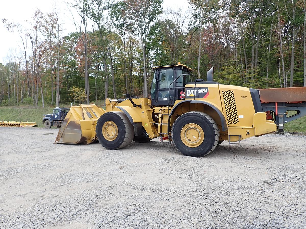 Used 2015 CAT 982M Wheel Loader