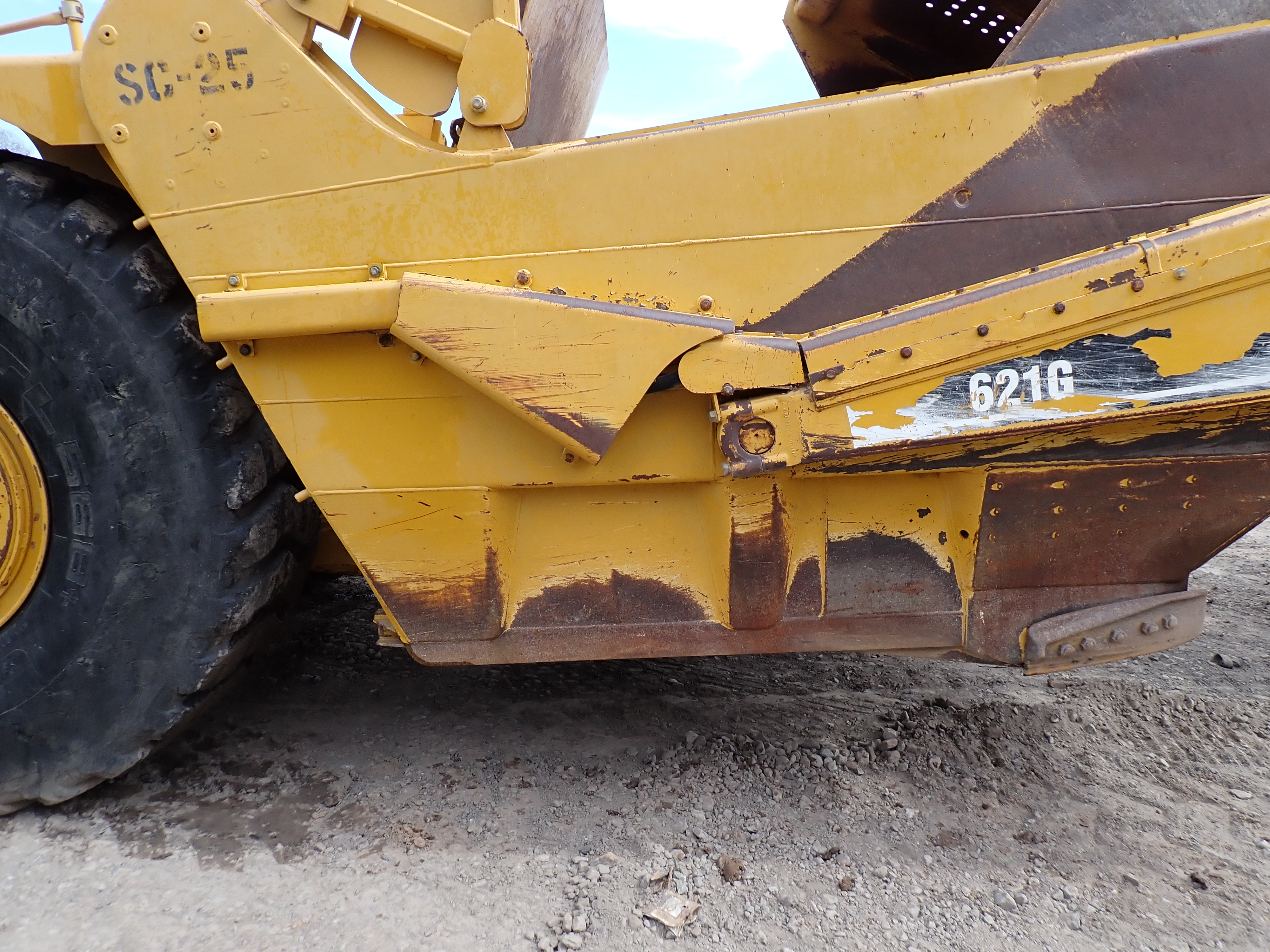 Used 2007 CAT 621G Motor Scraper