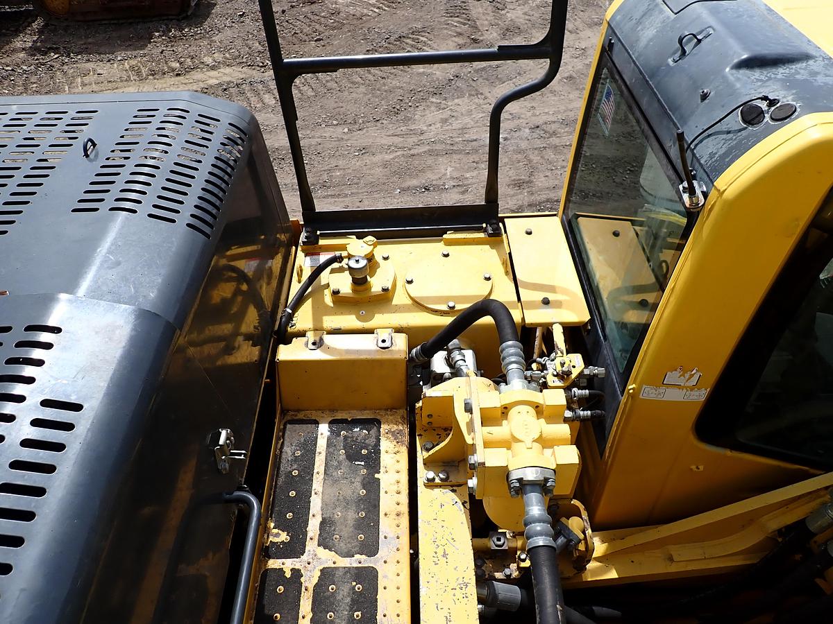 Used 2013 Komatsu PC490LC-10 Excavator 