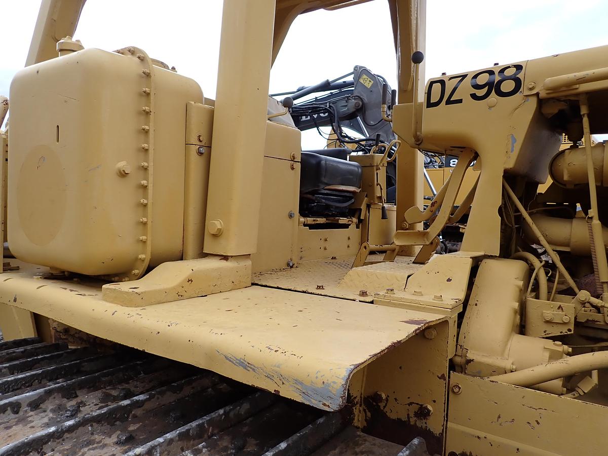 Used 1980 CAT D7G Crawler Dozer w/ RIPPER!