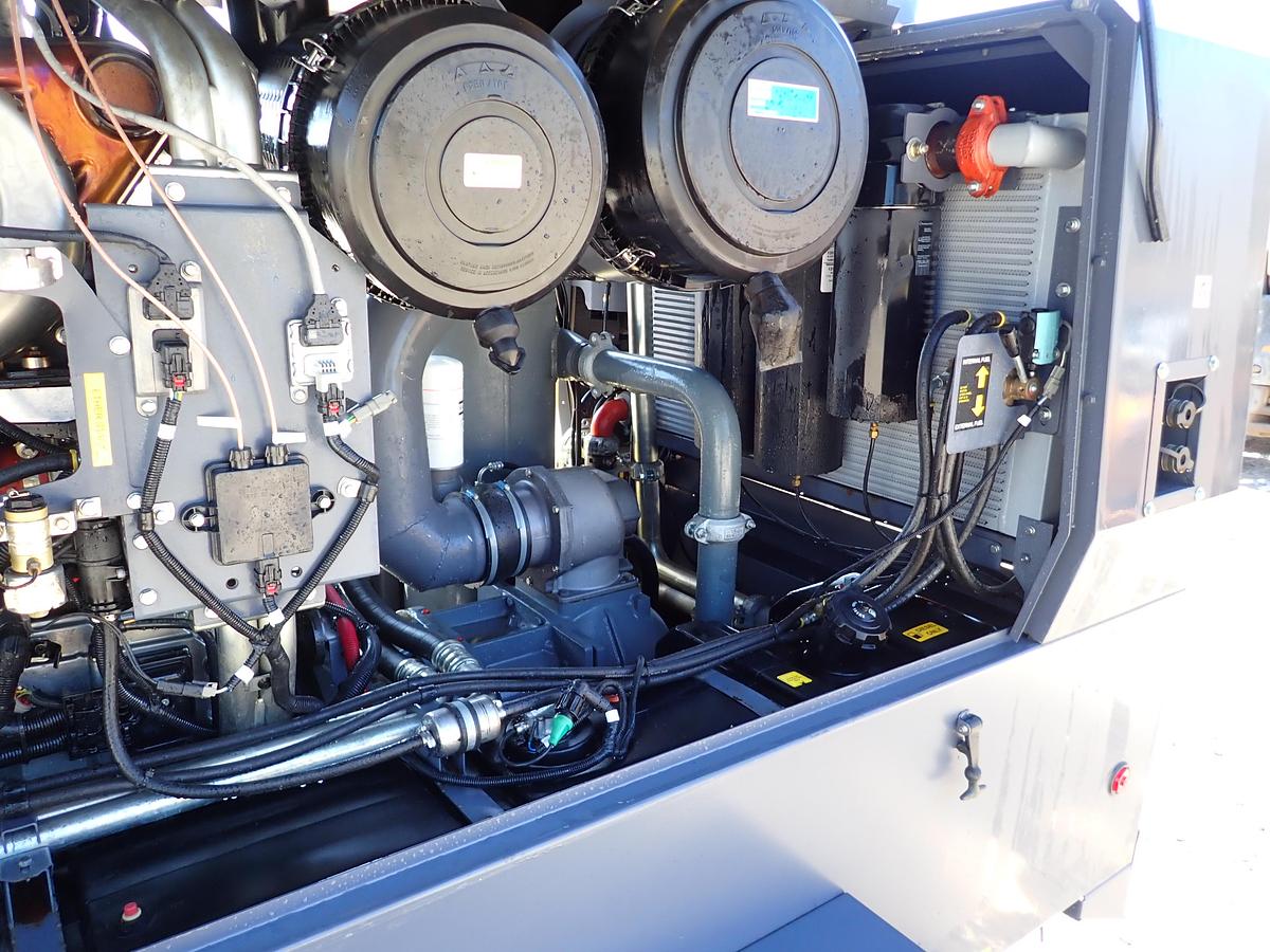 Used 2020 Atlas Copco XAS950 PD8 950 CFM Air Compressor 490 HOURS!!