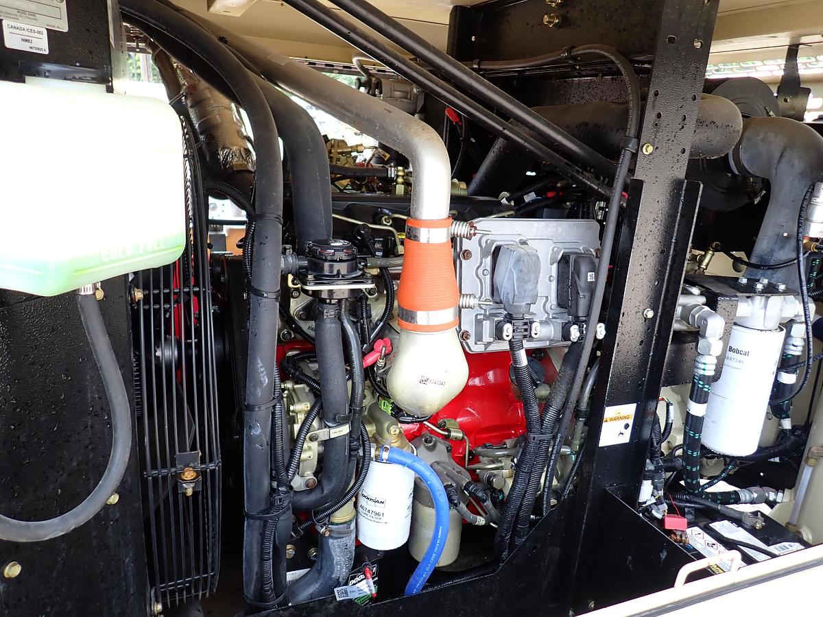 Used 2023 Doosan P425/HP375 Air Compressor 1078 HOURS