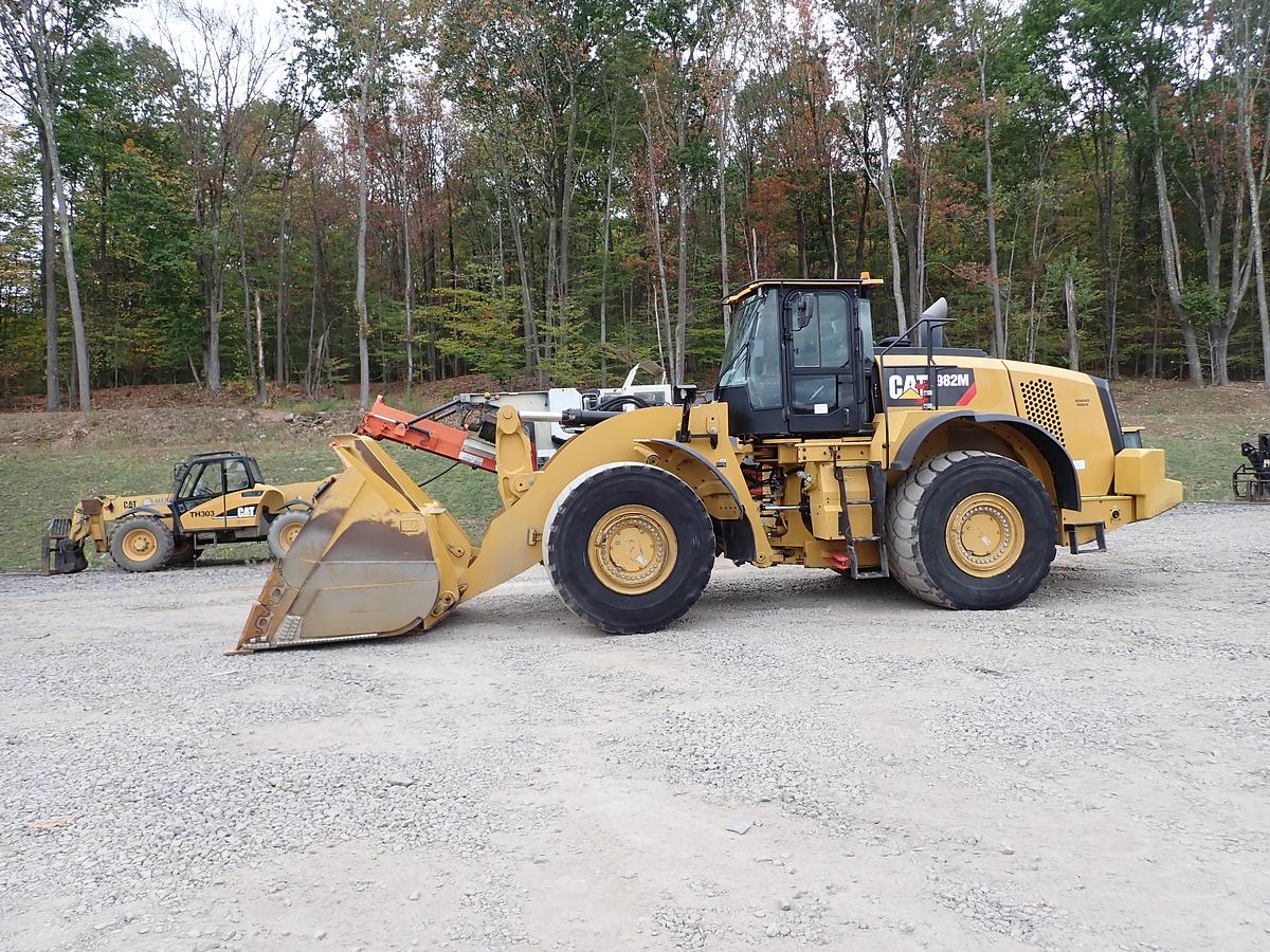 Used 2015 CAT 982M Wheel Loader