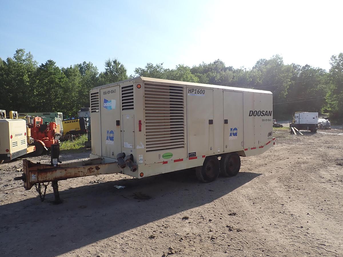 Used 2012 Doosan HP1600 1600 CFM Air Compressor TIER 3