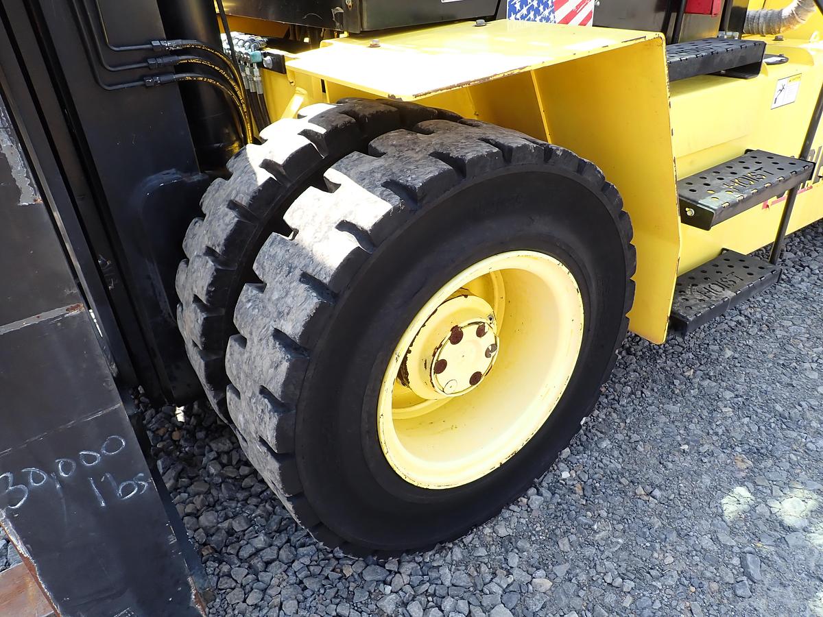 Used 2015 Hoist P300 30,000 Lb Forklift LOW HOURS!