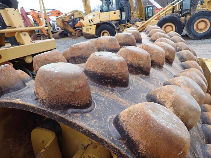 Used 2007 CAT CP-563E Padfoot Compactor