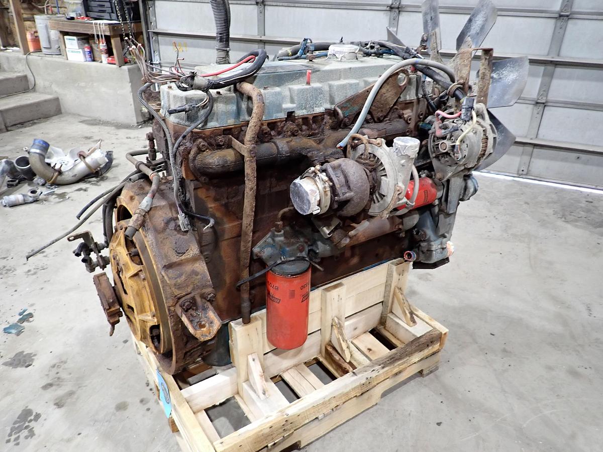 Used 1998 International DT530E HT Diesel Engine 300 HP! 19K MILES!