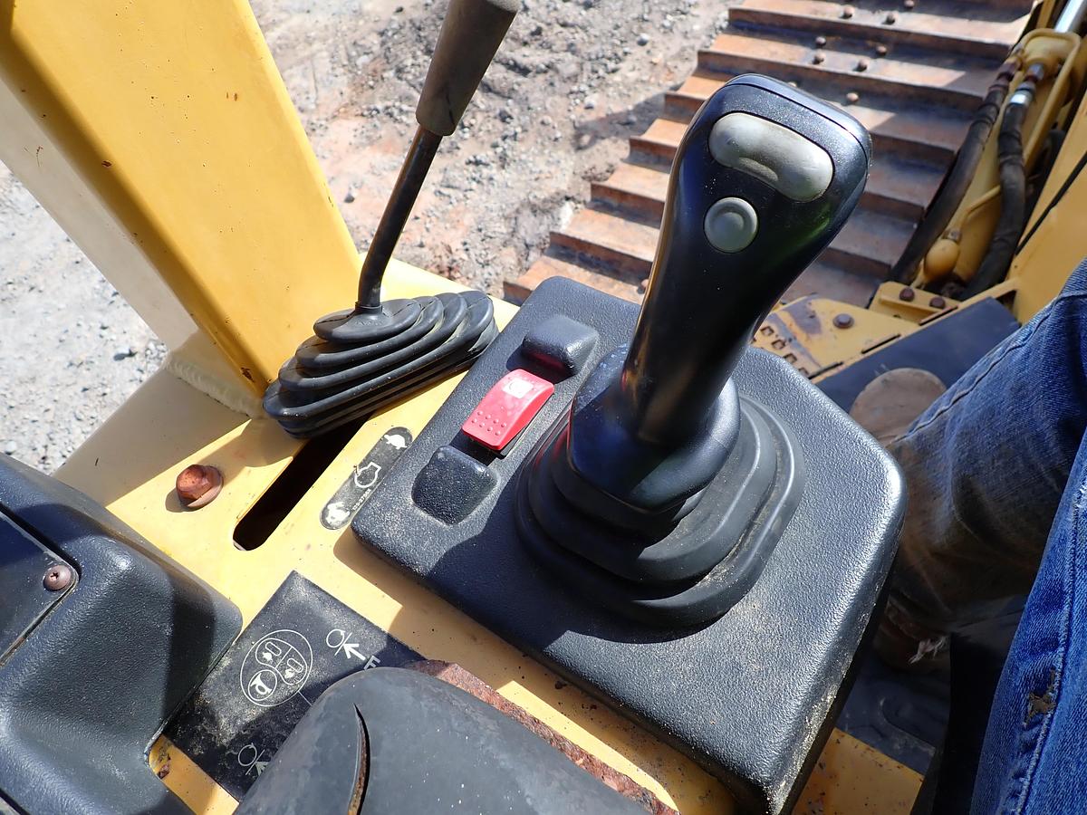 Used 2004 CAT D5G LGP Crawler Dozer