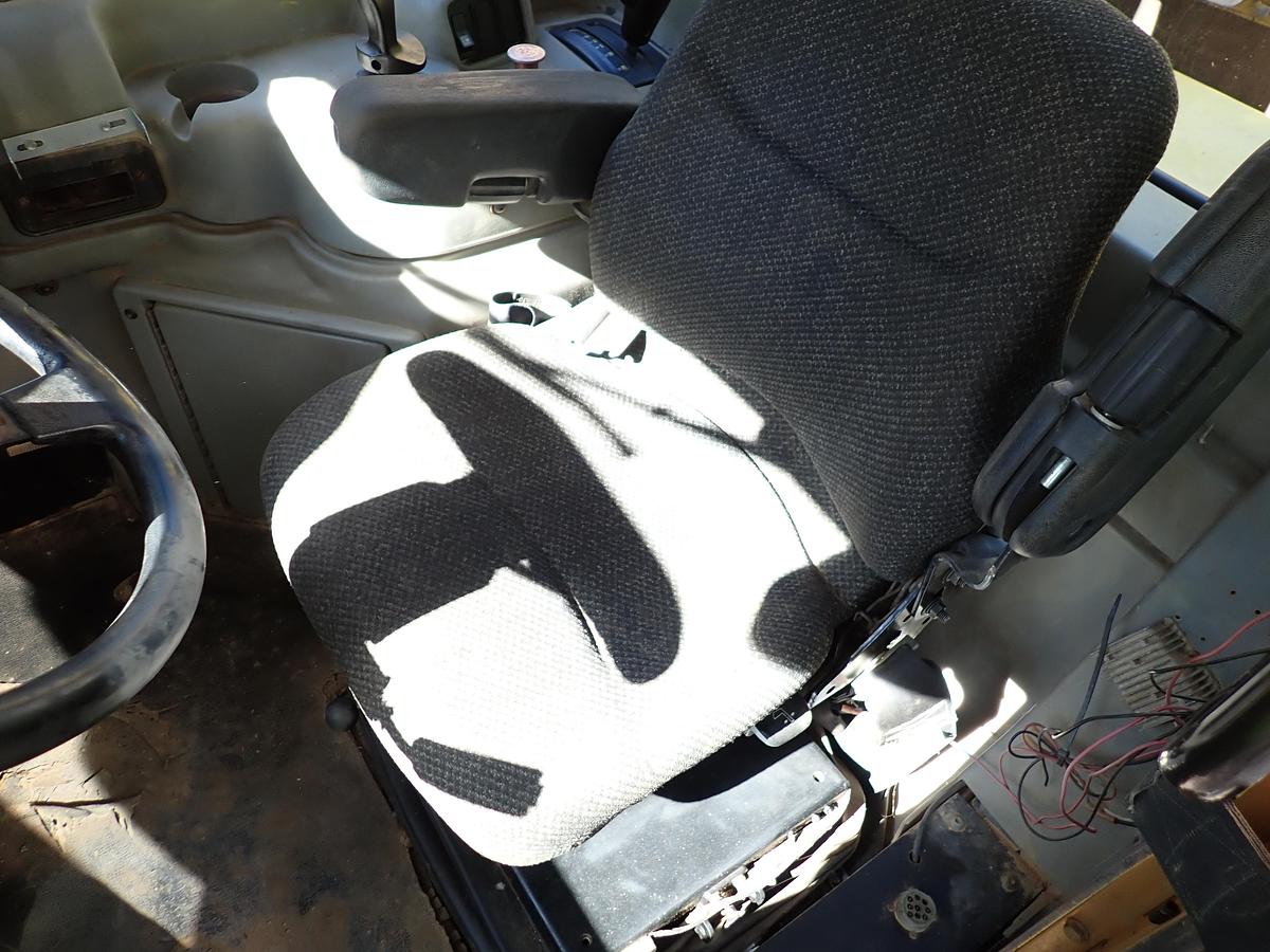 Used 2004 CAT 621G Motor Scraper