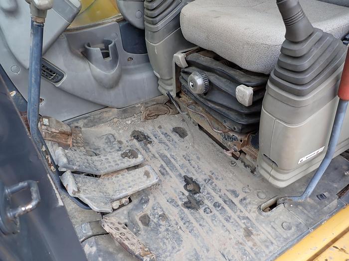 Used 2004 John Deere 600C LC Excavator