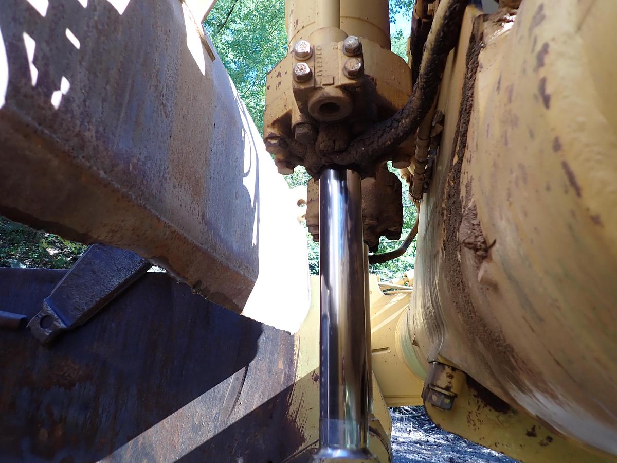 Used 2004 CAT 621G Motor Scraper