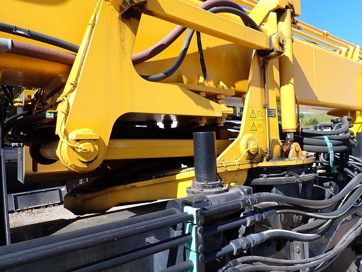 Used 2001 Vammas PSB 5500H Airport Runway Sweeper 