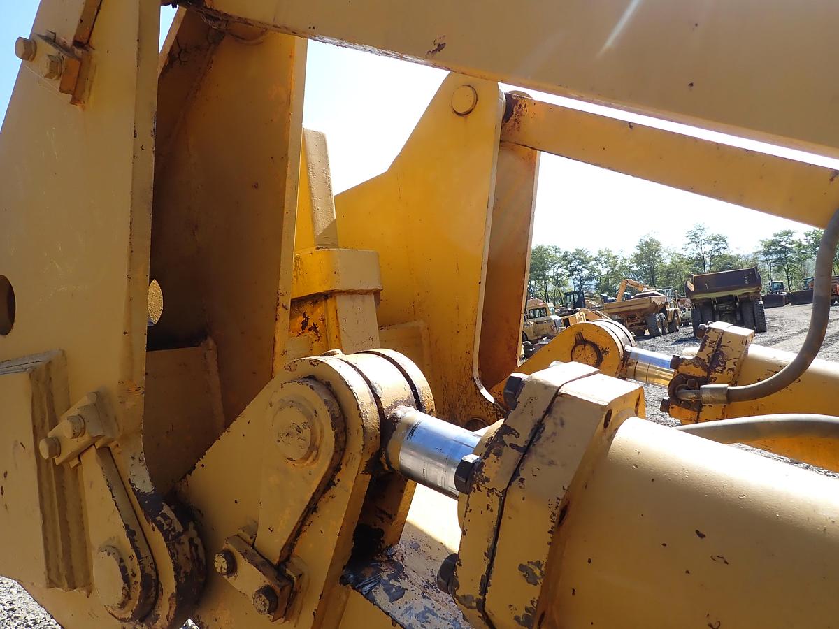 Used 1971 CAT D8H Crawler Dozer w/ RIPPER!