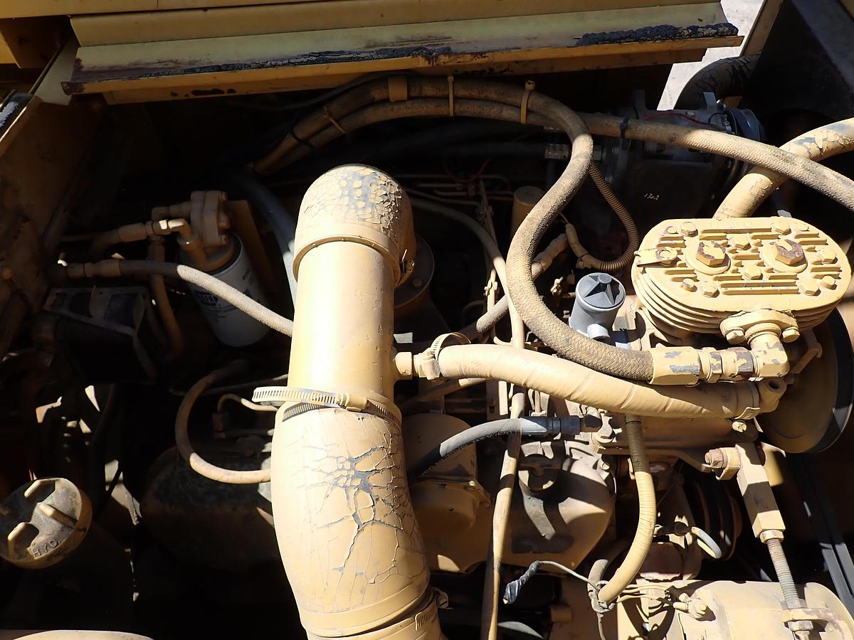 Used 1979 CAT 613B 5000 Gallon Water Wagon