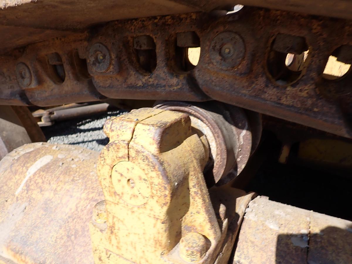 Used 1971 CAT D8H Crawler Dozer w/ RIPPER!