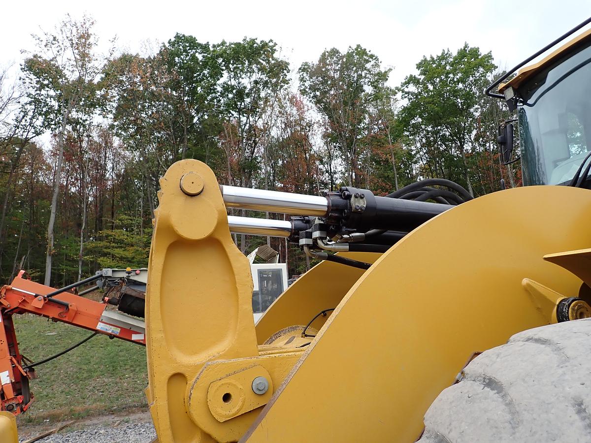 Used 2015 CAT 982M Wheel Loader