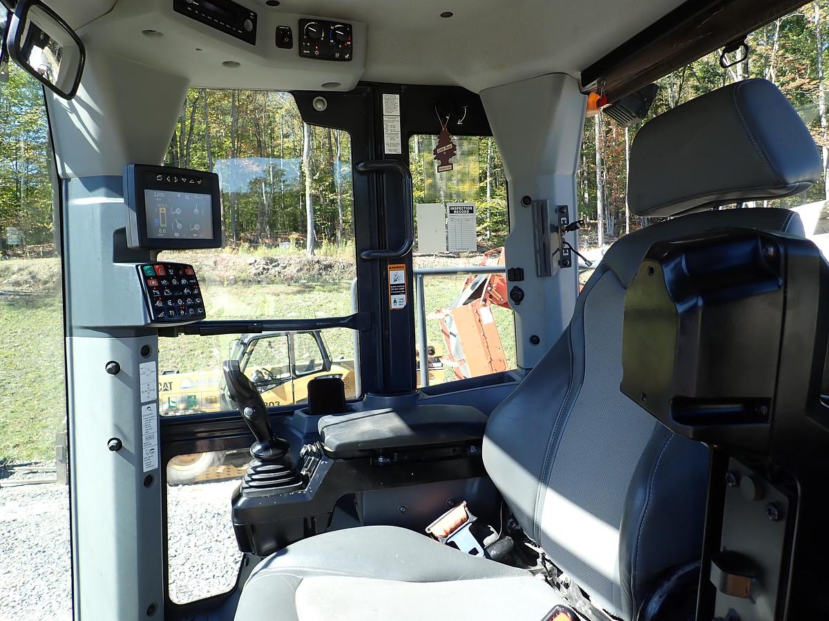 Used 2019 John Deere 744L Wheel Loader QUICK COUPLER!