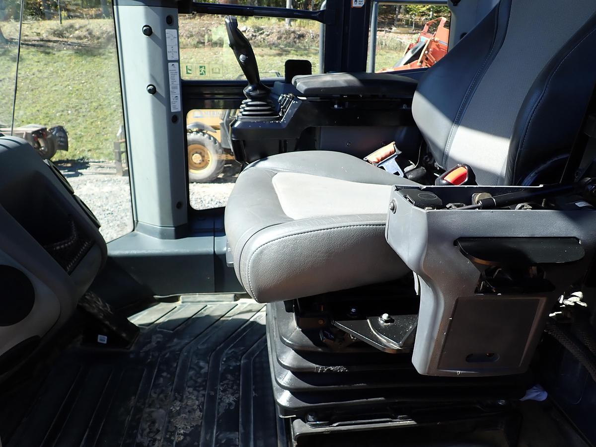 Used 2019 John Deere 744L Wheel Loader QUICK COUPLER!