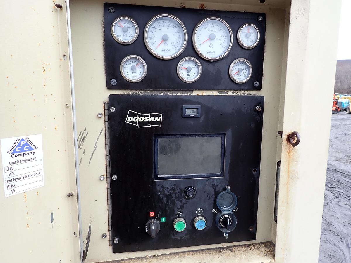 Used 2013 Doosan HP1600 Air Compressor