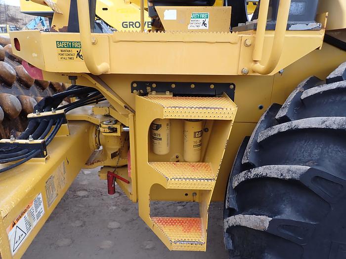 Used 2007 CAT CP-563E Padfoot Compactor