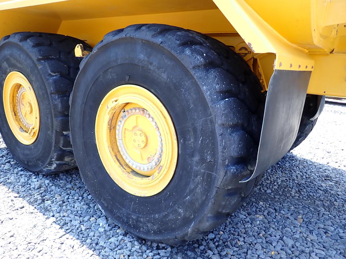 Used 2015 John Deere 460E Articulated Water Truck 9000 GALLON