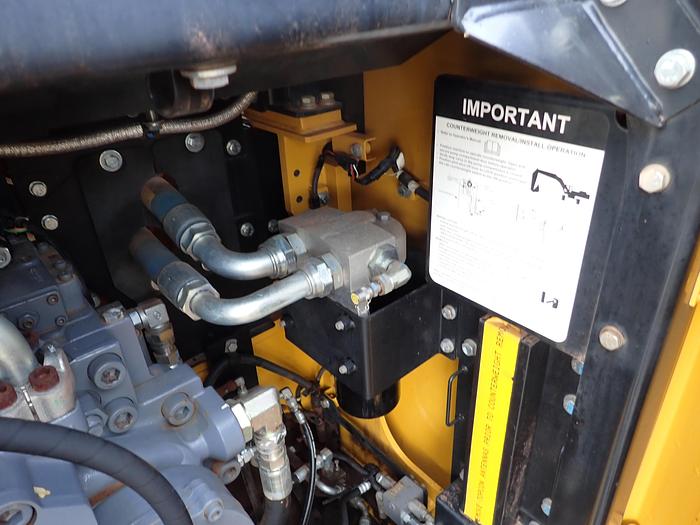 Used 2019 John Deere 470G LC Hydraulic Excavator Q/C Aux. Hydraulics