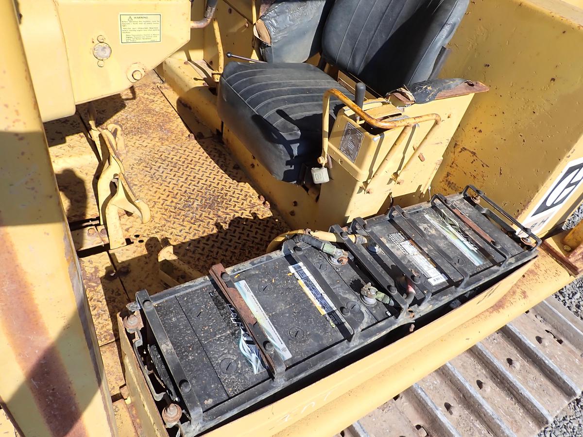 Used 1971 CAT D8H Crawler Dozer w/ RIPPER!