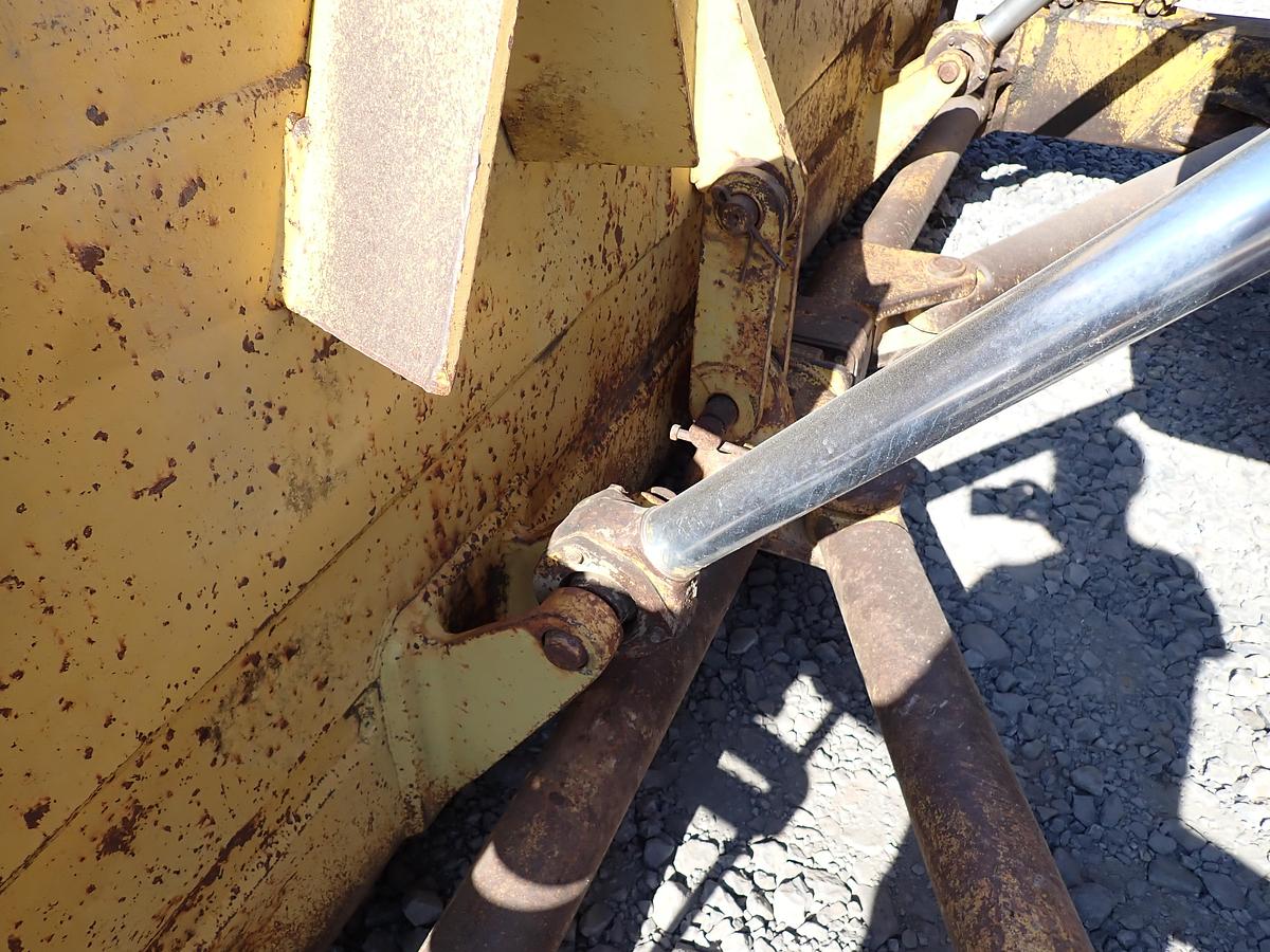 Used 1971 CAT D8H Crawler Dozer w/ RIPPER!