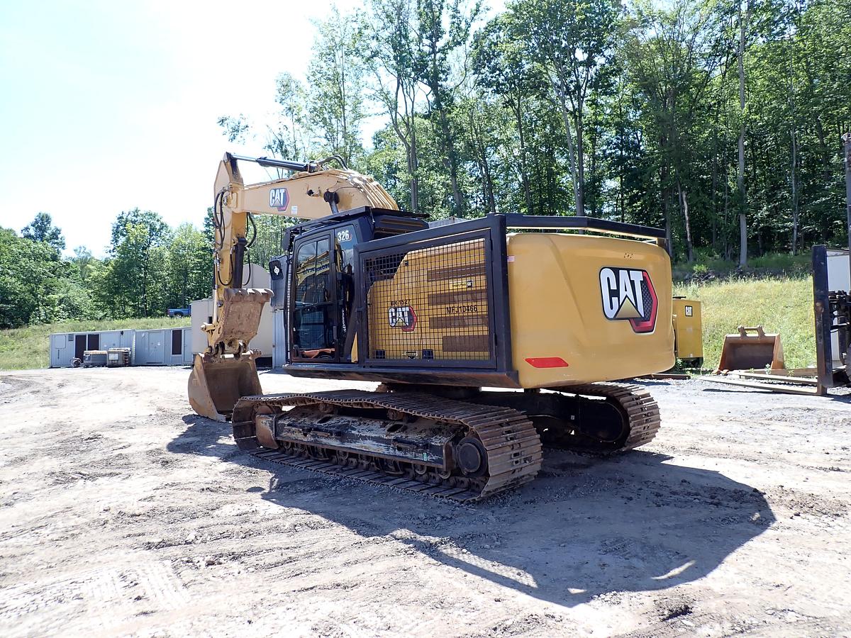 Used 2022 CAT 326