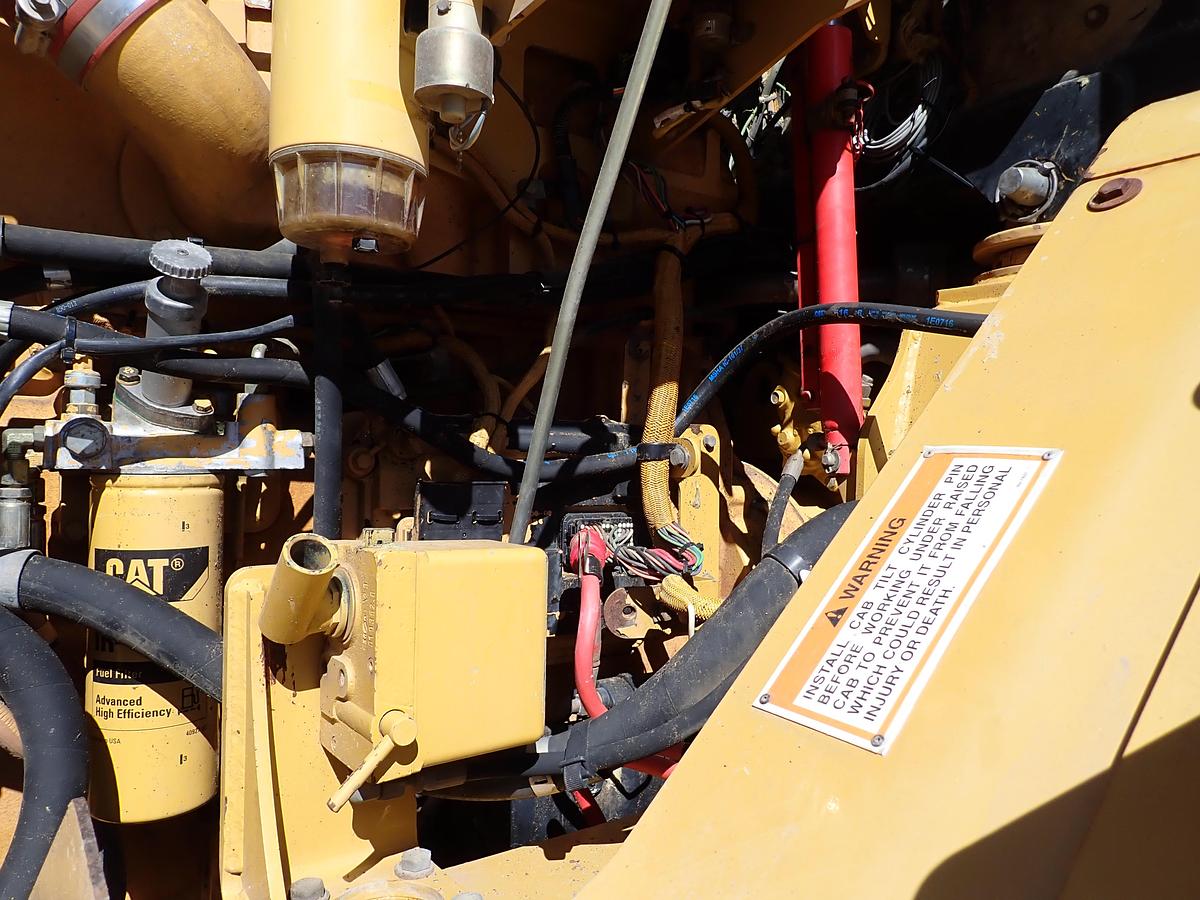 Used 2004 CAT 735 Articulated Haul Truck