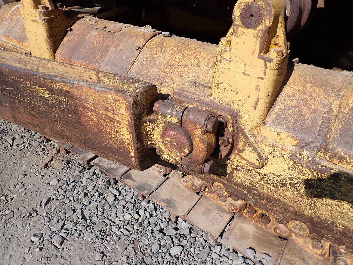 Used 1971 CAT D8H Crawler Dozer w/ RIPPER!