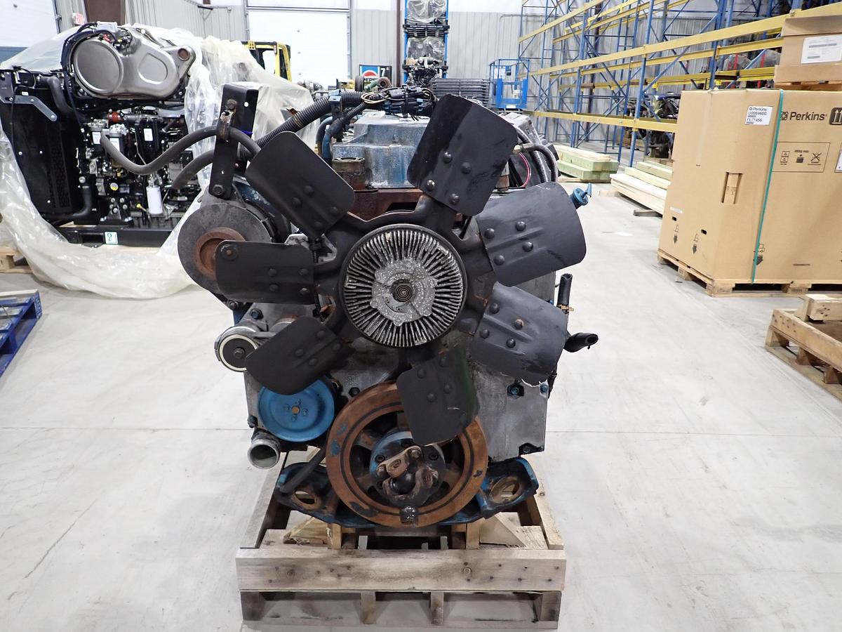 Used 2000 International DT466E HT