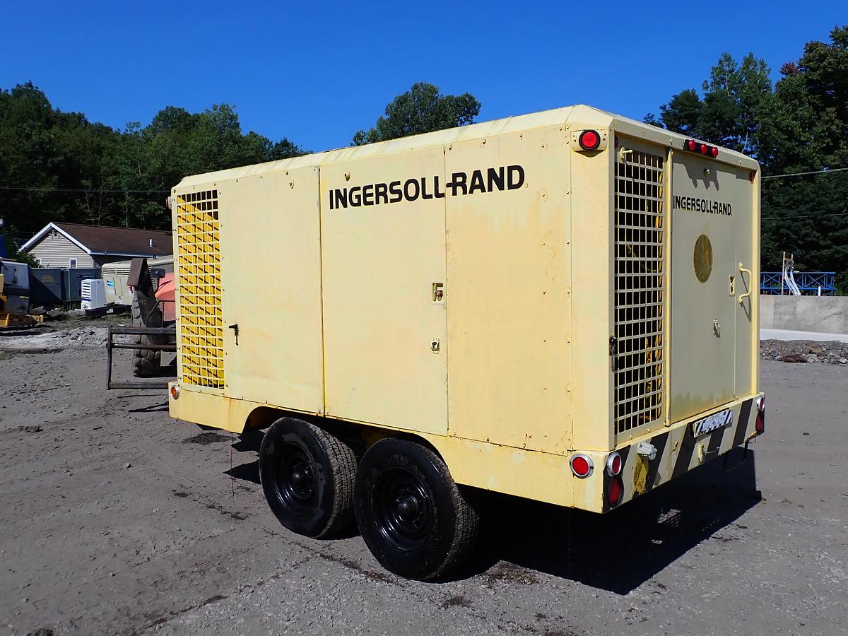 Used Ingersoll Rand XP600WCU 600 CFM Air Compressor