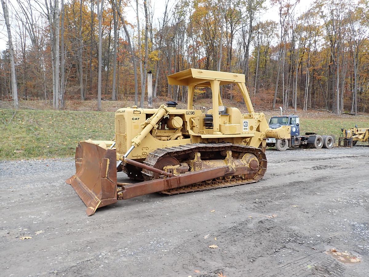 Used 1980 CAT D7G Crawler Dozer w/ RIPPER!