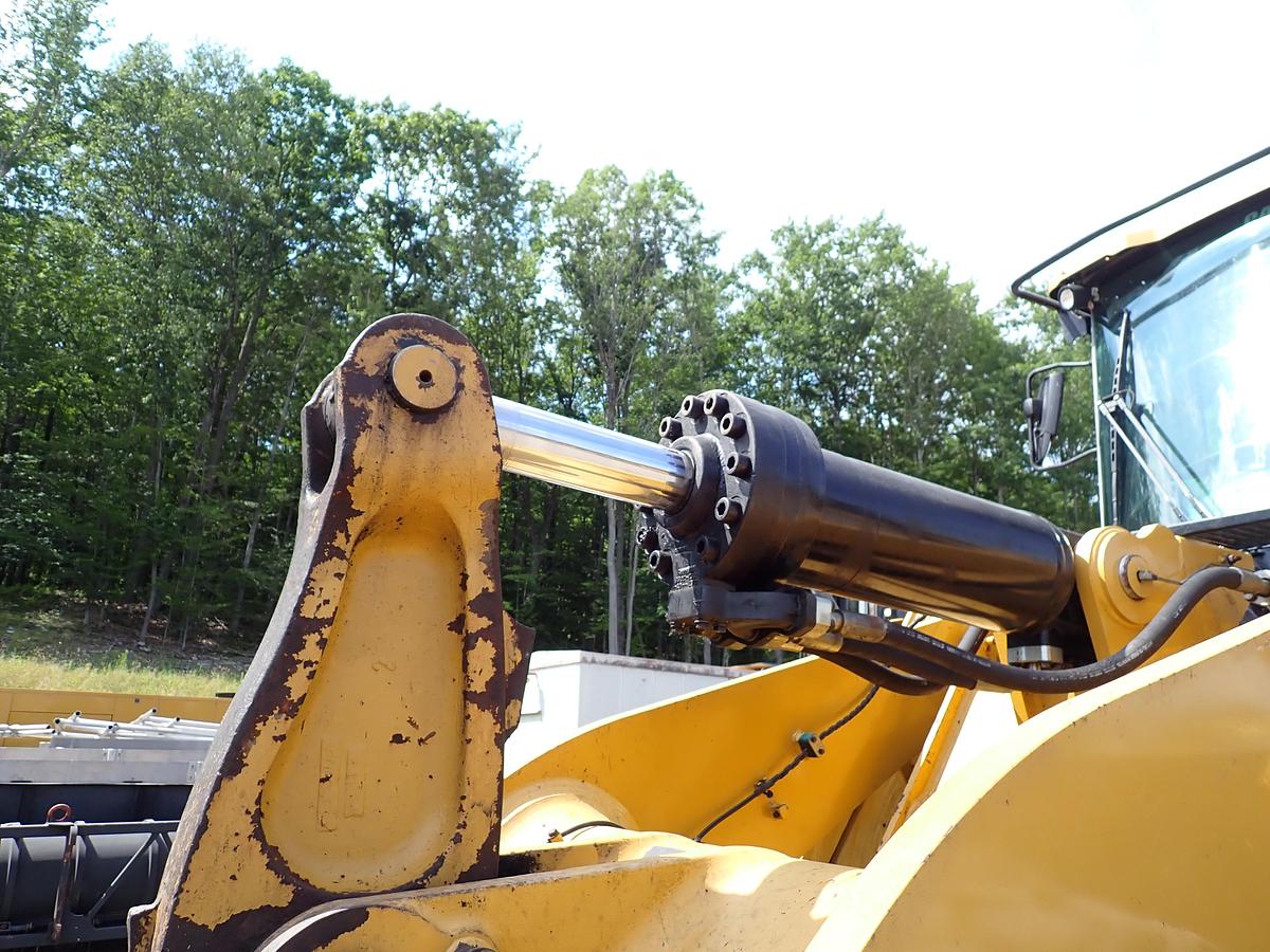 Used 2018 CAT 972M Wheel Loader