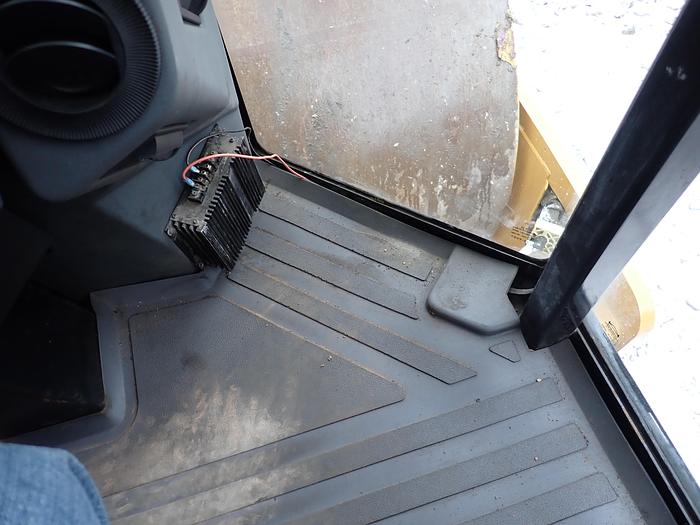 Used 2007 Caterpillar CS-563E Vibratory Compactor