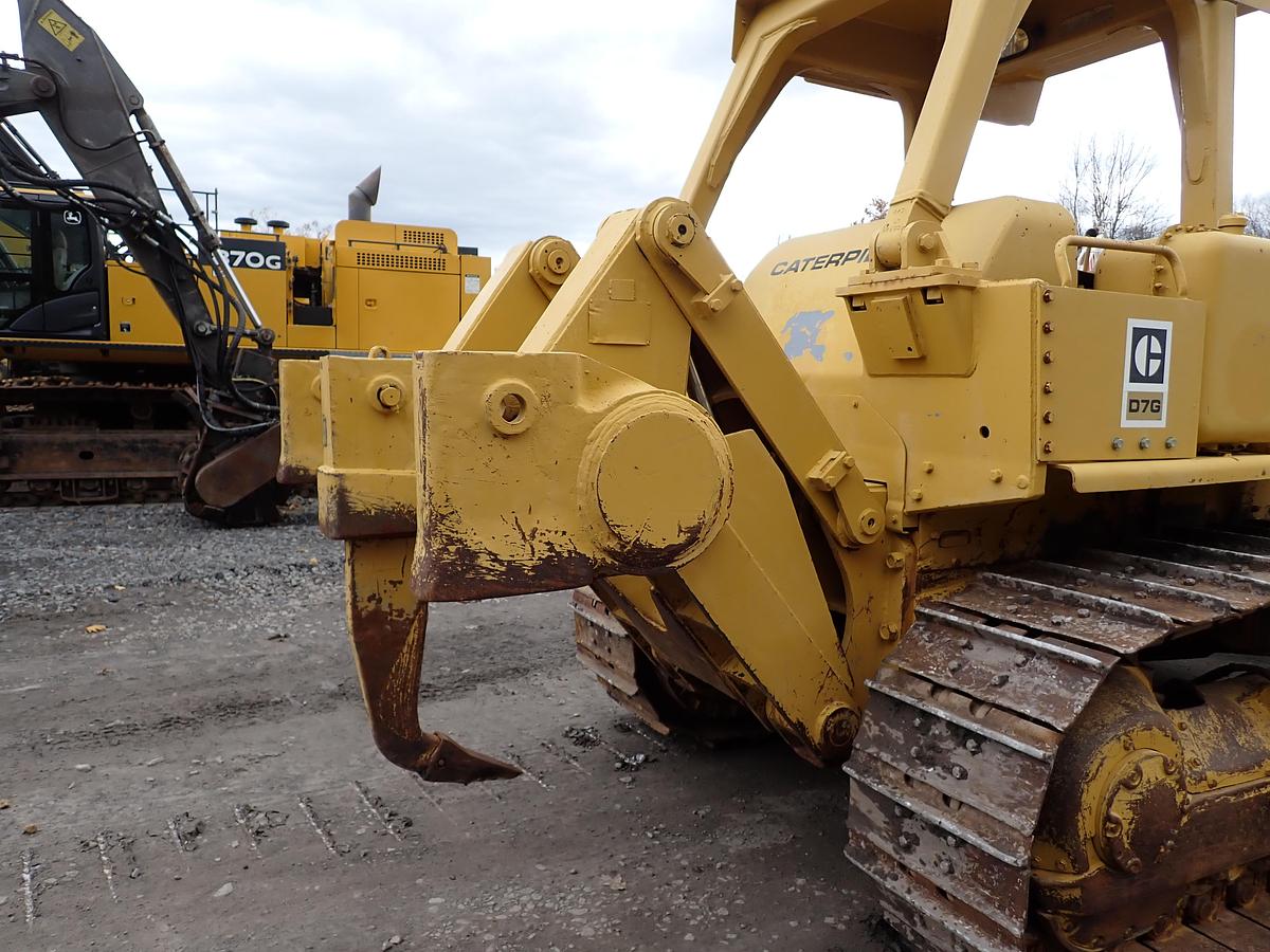 Used 1980 CAT D7G Crawler Dozer w/ RIPPER!