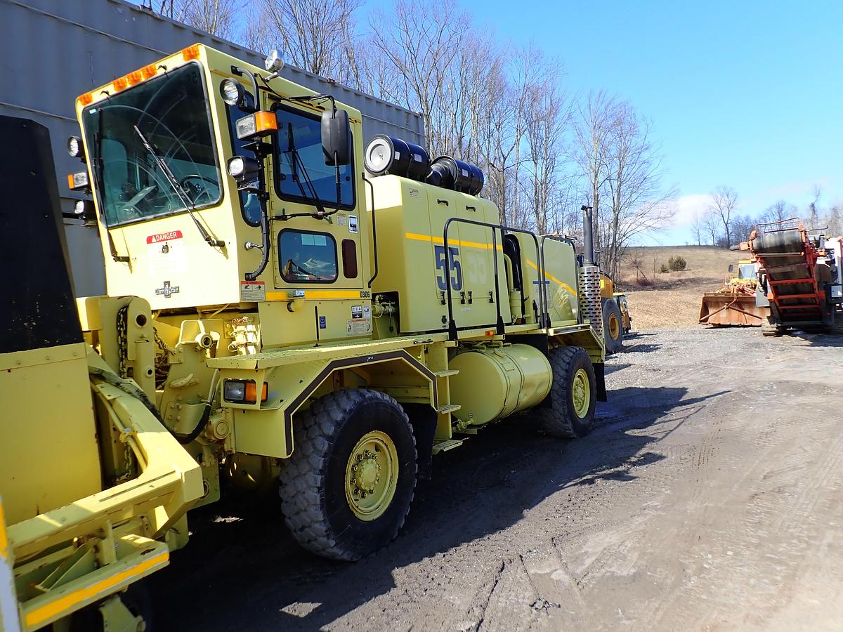 Used 2003 Oshkosh HB2923 Airport Snowblower