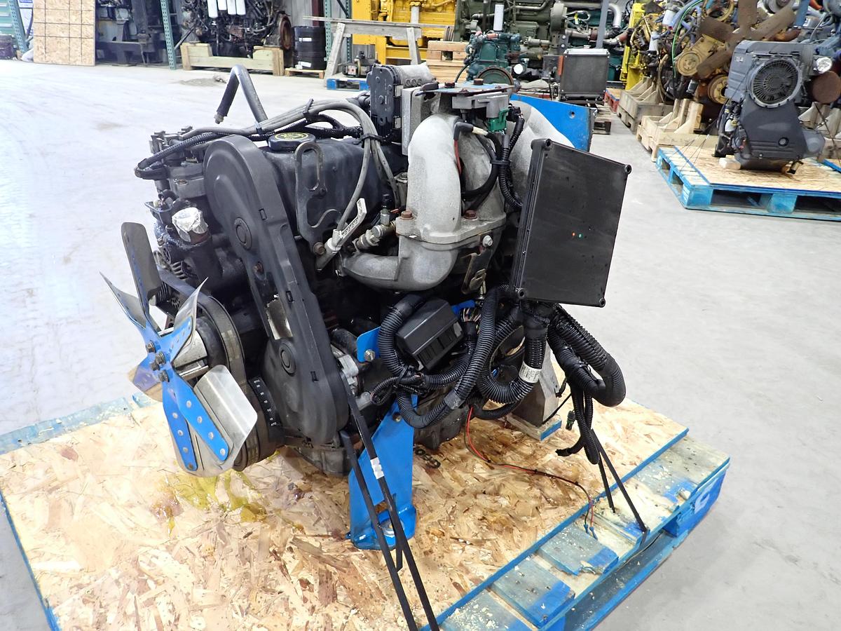 Used 2005 Ford LRG425 Gas Engine