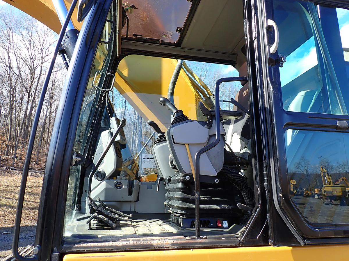 Used 2019 CAT 349FL Excavator Q/C Aux. Hydraulics