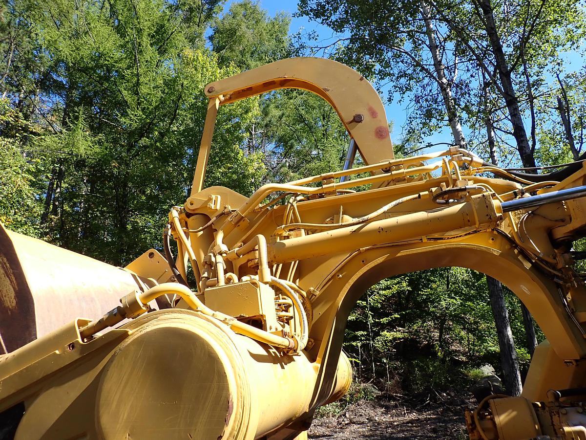 Used 2004 CAT 621G Motor Scraper